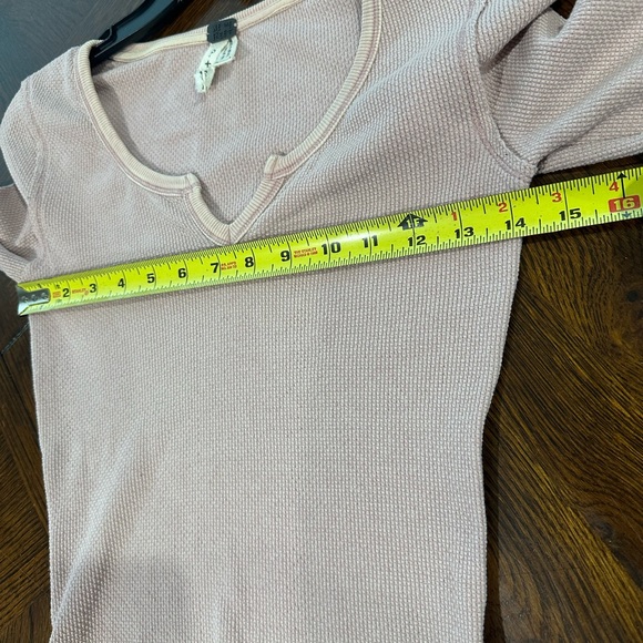 We The Free Henley Women’s Small Crochet Lace pink Long Sleeve Top Boho *Read* - Picture 7 of 9